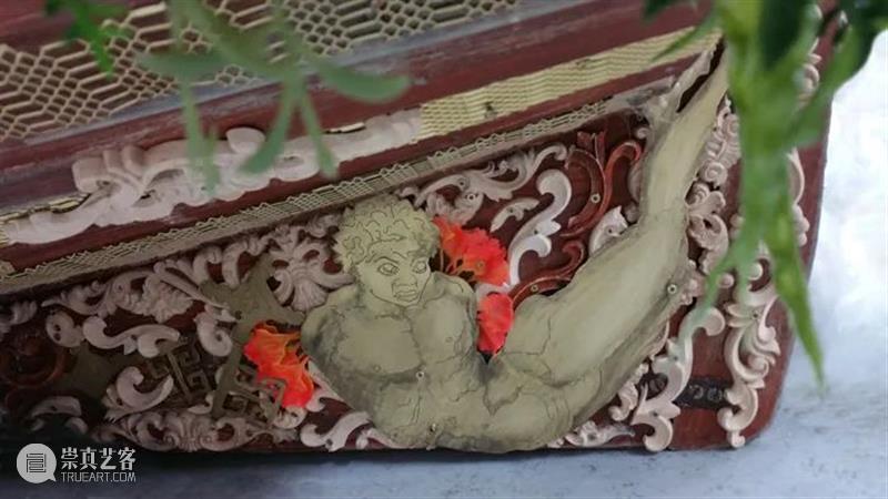 同行/令人不安的盛会 | Hew Locke 视频资讯 徐震XuZhen Locke 同行 盛会 英国 雕塑家 视觉 艺术家 国际 双年展 作品 崇真艺客
